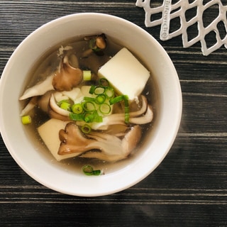 豆腐と舞茸の貝柱だしスープ